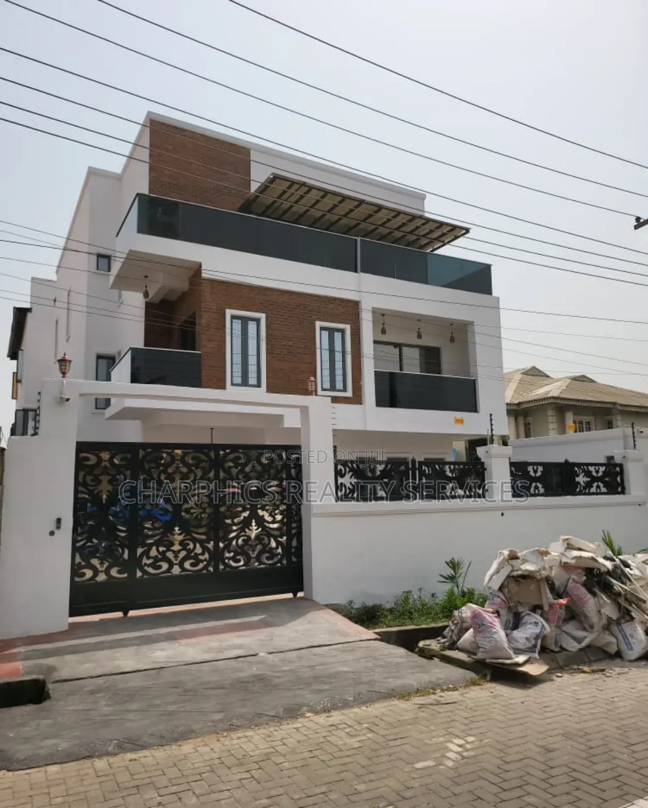 5bdrm Duplex in GRA Phase 1 for sale in GRA Phase 1