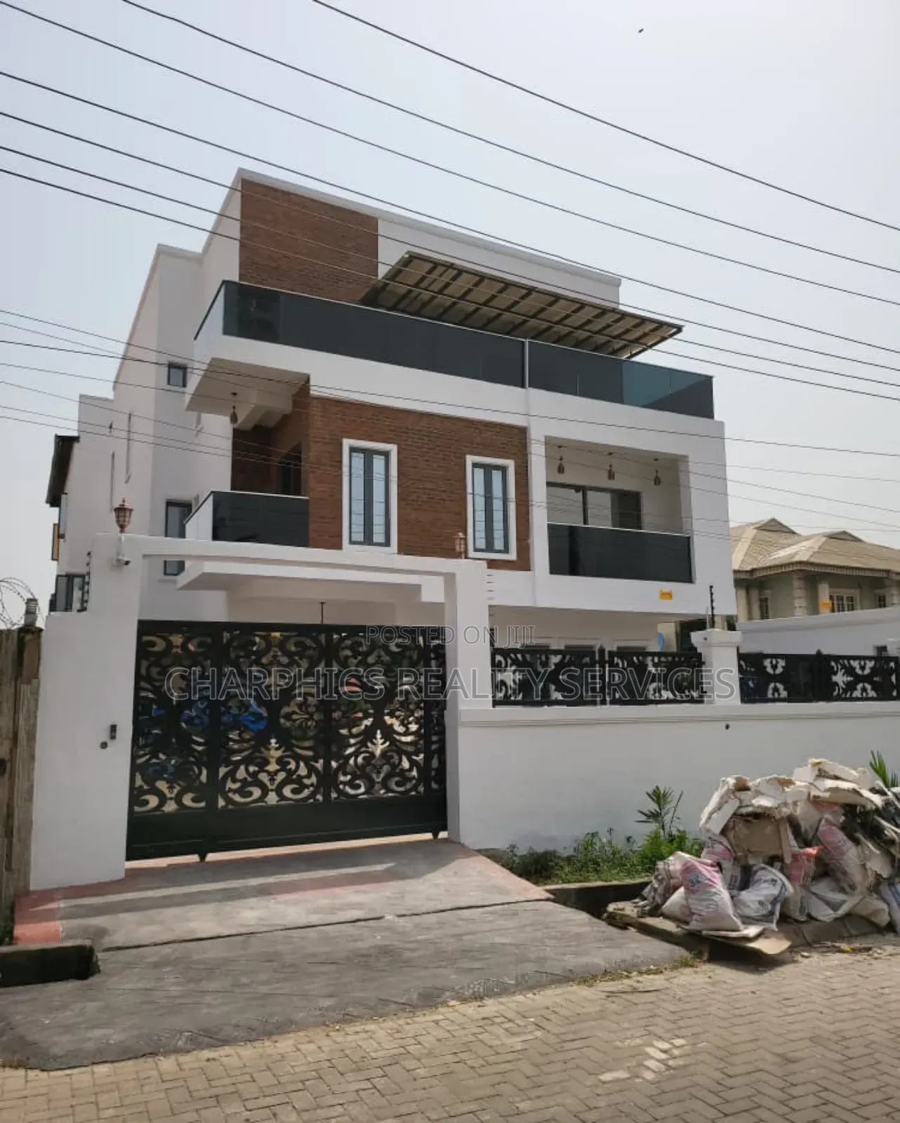 5bdrm Duplex in GRA Phase 1 for sale in GRA Phase 1