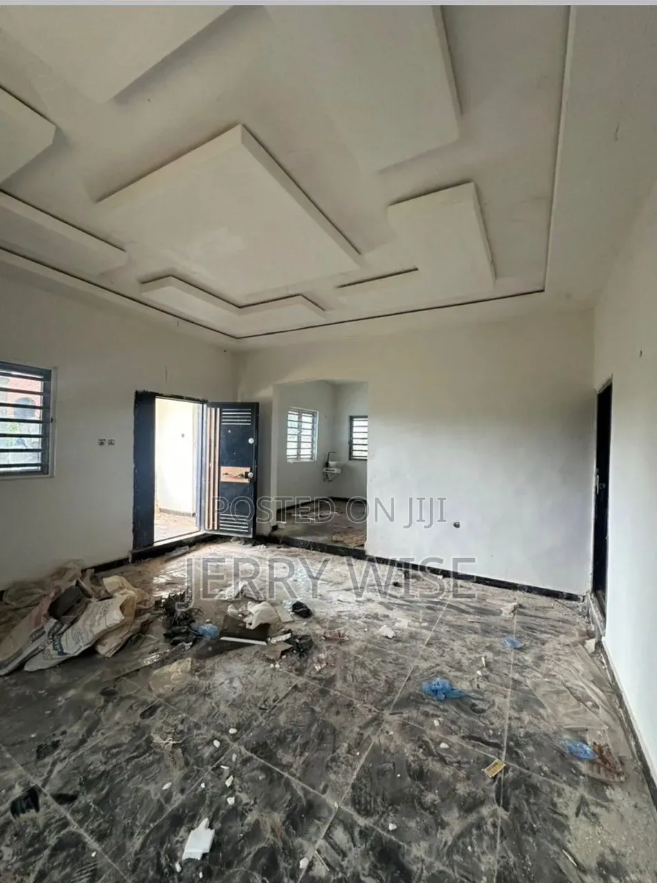 5bdrm Block of Flats in Agent Jerry Wise, Ikpoba-Okha for sale in Ikpoba-Okha