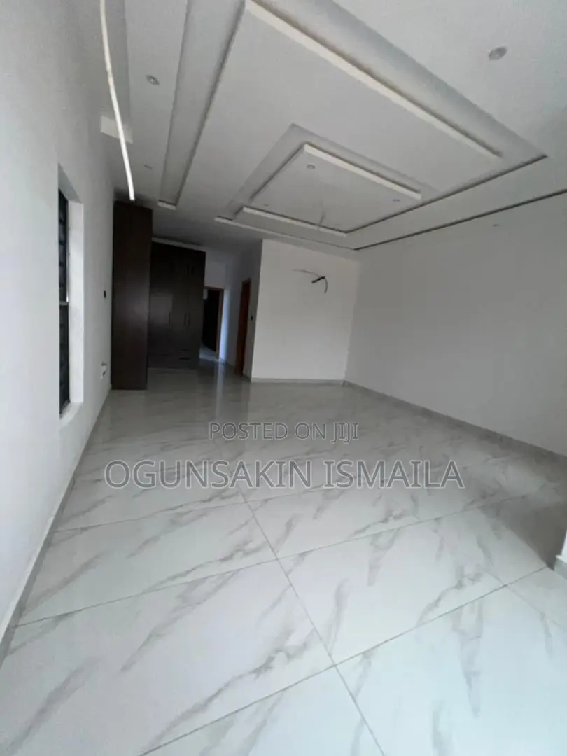4bdrm Duplex in Omole Estate for rent in Omole Phase 1