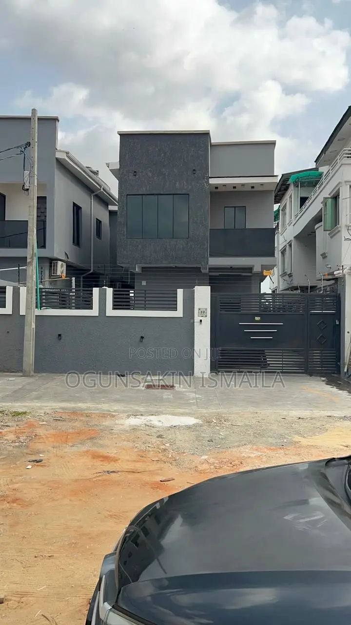 4bdrm Duplex in Omole Estate for rent in Omole Phase 1