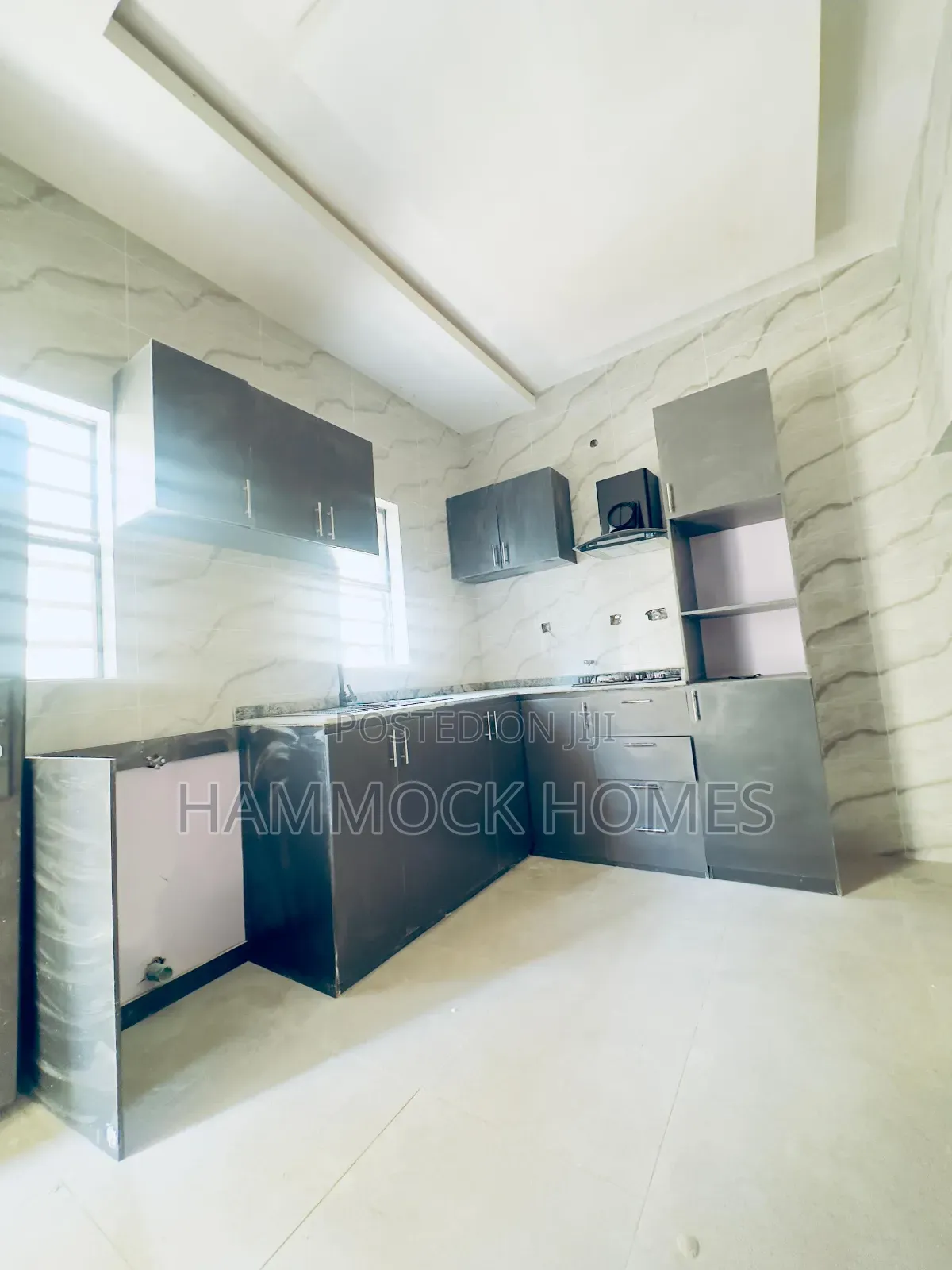 4bdrm Bungalow in Ile Tuntun Estate, Jericho for sale in Jericho