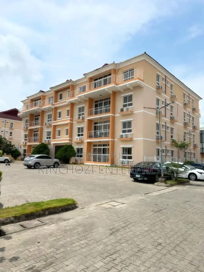 3bdrm Penthouse in Cardogan Estate, Osapa london for sale in Osapa london
