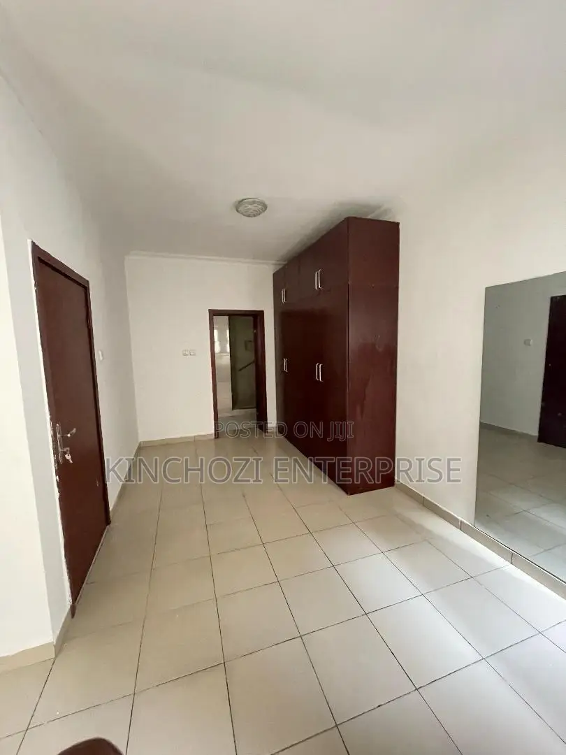 3bdrm Penthouse in Cardogan Estate, Osapa london for sale in Osapa london