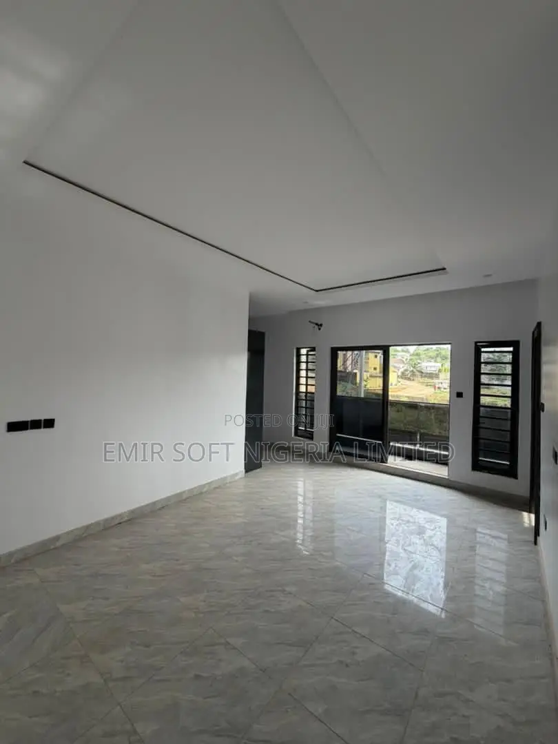 4bdrm Duplex in Jericho Hill Estate for sale in Jericho