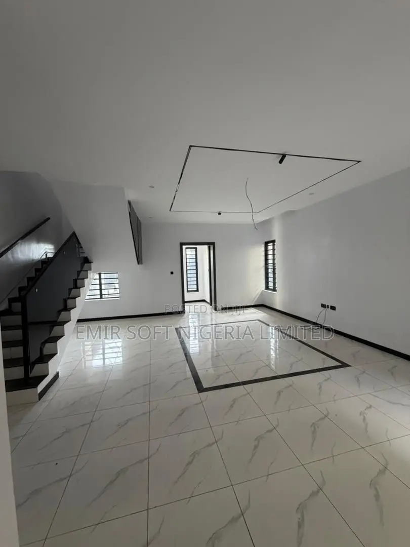 4bdrm Duplex in Jericho Hill Estate for sale in Jericho