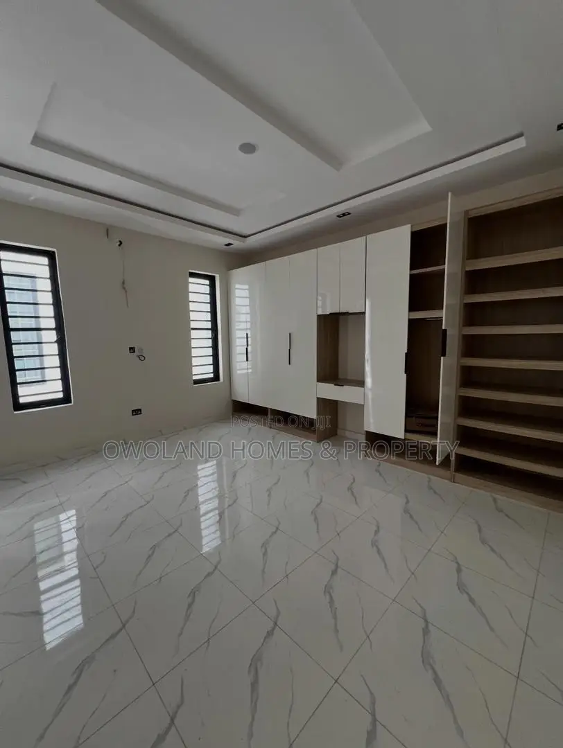 5bdrm Duplex in Ologolo for rent in Ologolo