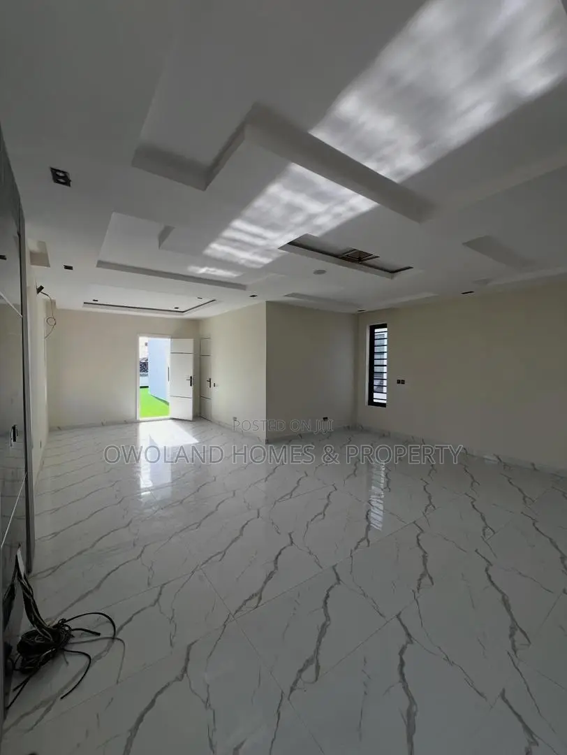 5bdrm Duplex in Ologolo for rent in Ologolo