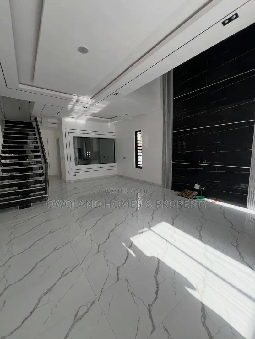 5bdrm Duplex in Ologolo for rent in Ologolo