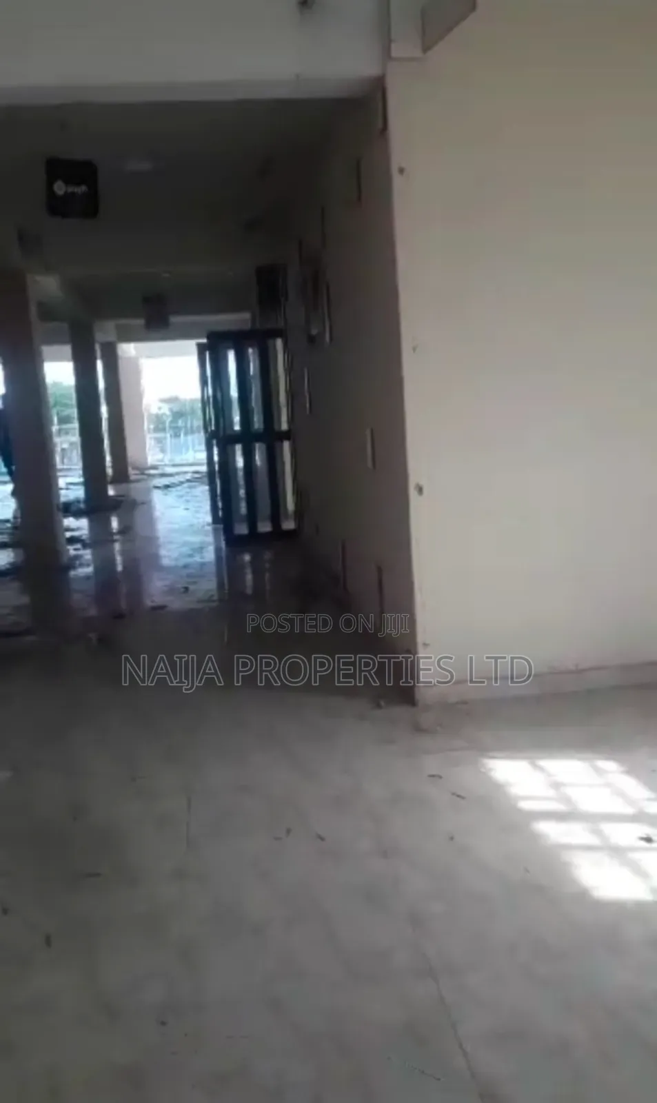 180sqm Open Plan Space Directly on the Express at Lakowe for Rent in Lakowe
