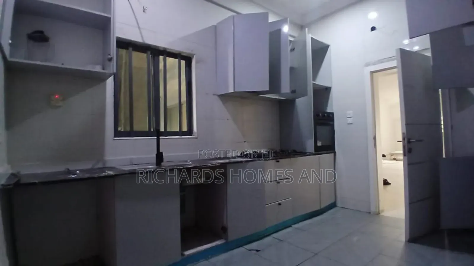 3bdrm Block of Flats in U3 Estate, Lekki Phase 1 for rent in Lekki Phase 1