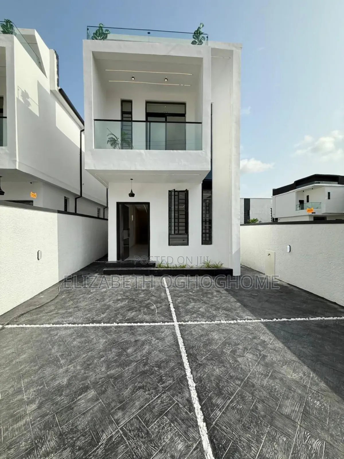 5bdrm Duplex in Sangotedo for sale in Sangotedo