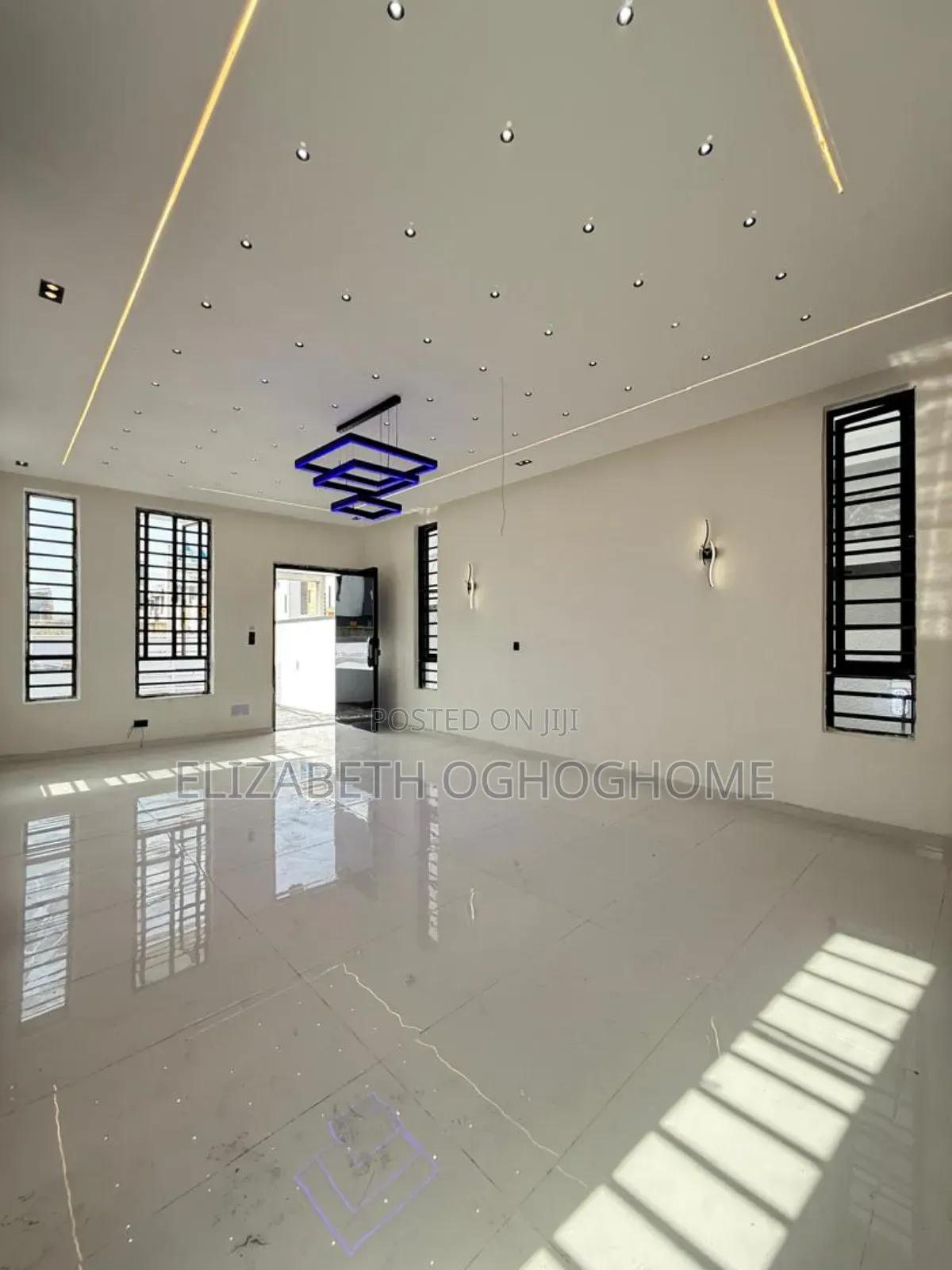 5bdrm Duplex in Sangotedo for sale in Sangotedo