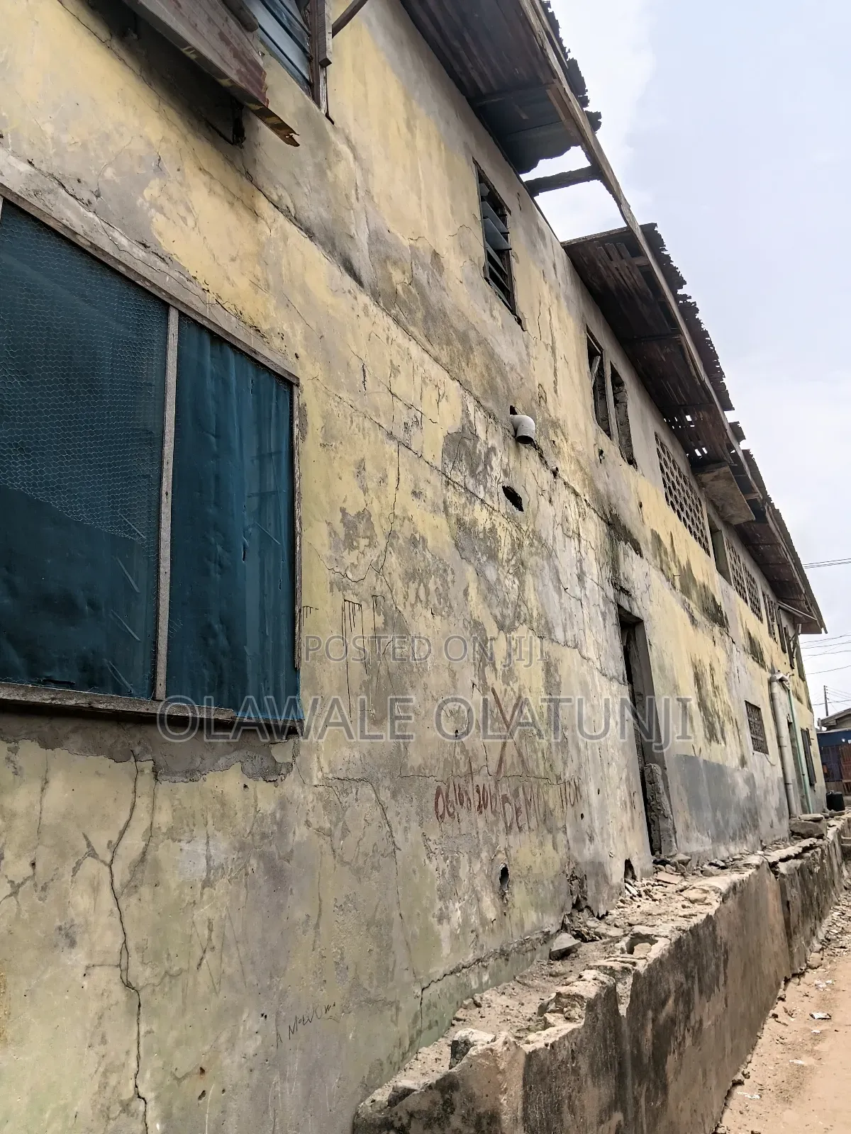 3bdrm Block of Flats in Amuwo for sale in Amuwo-Odofin