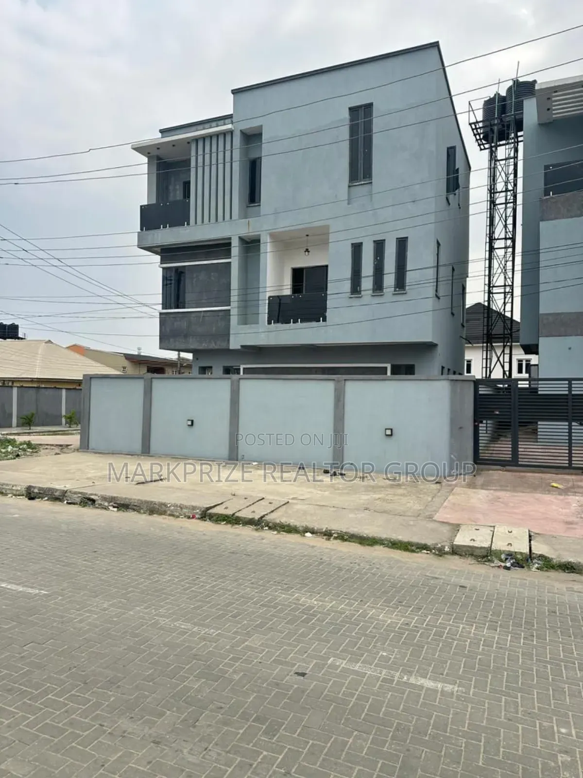 2bdrm Apartment in Surulere Lagos for sale in Papa Ajao / Surulere