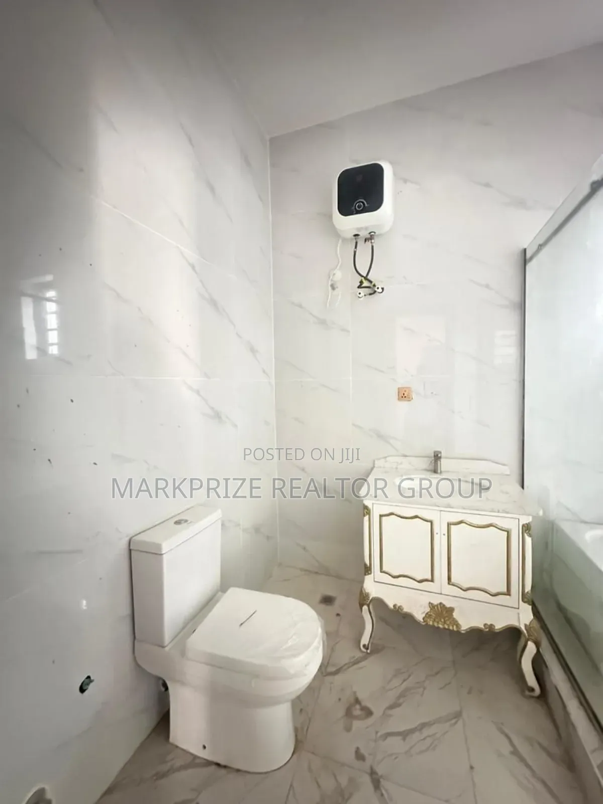2bdrm Apartment in Surulere Lagos for sale in Papa Ajao / Surulere