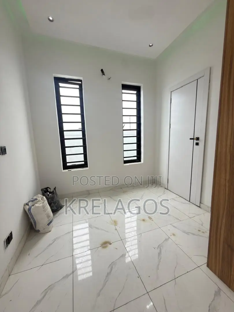4bdrm Duplex in Ajah for sale in Ado / Ajah
