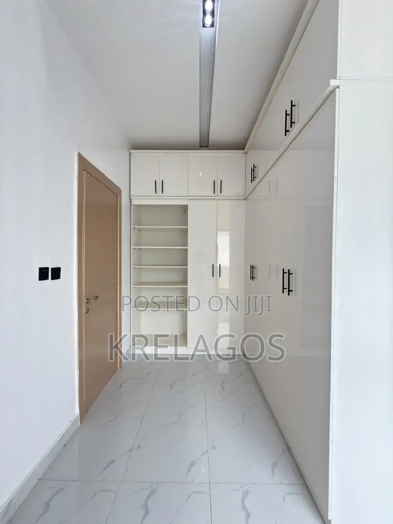 4bdrm Duplex in Ajah for sale in Ado / Ajah
