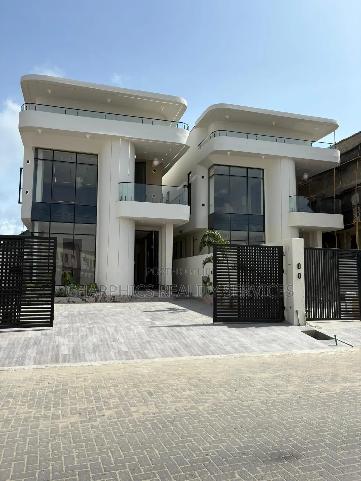 5bdrm Duplex in Lekki Phase 2 for sale in Lekki Phase 2