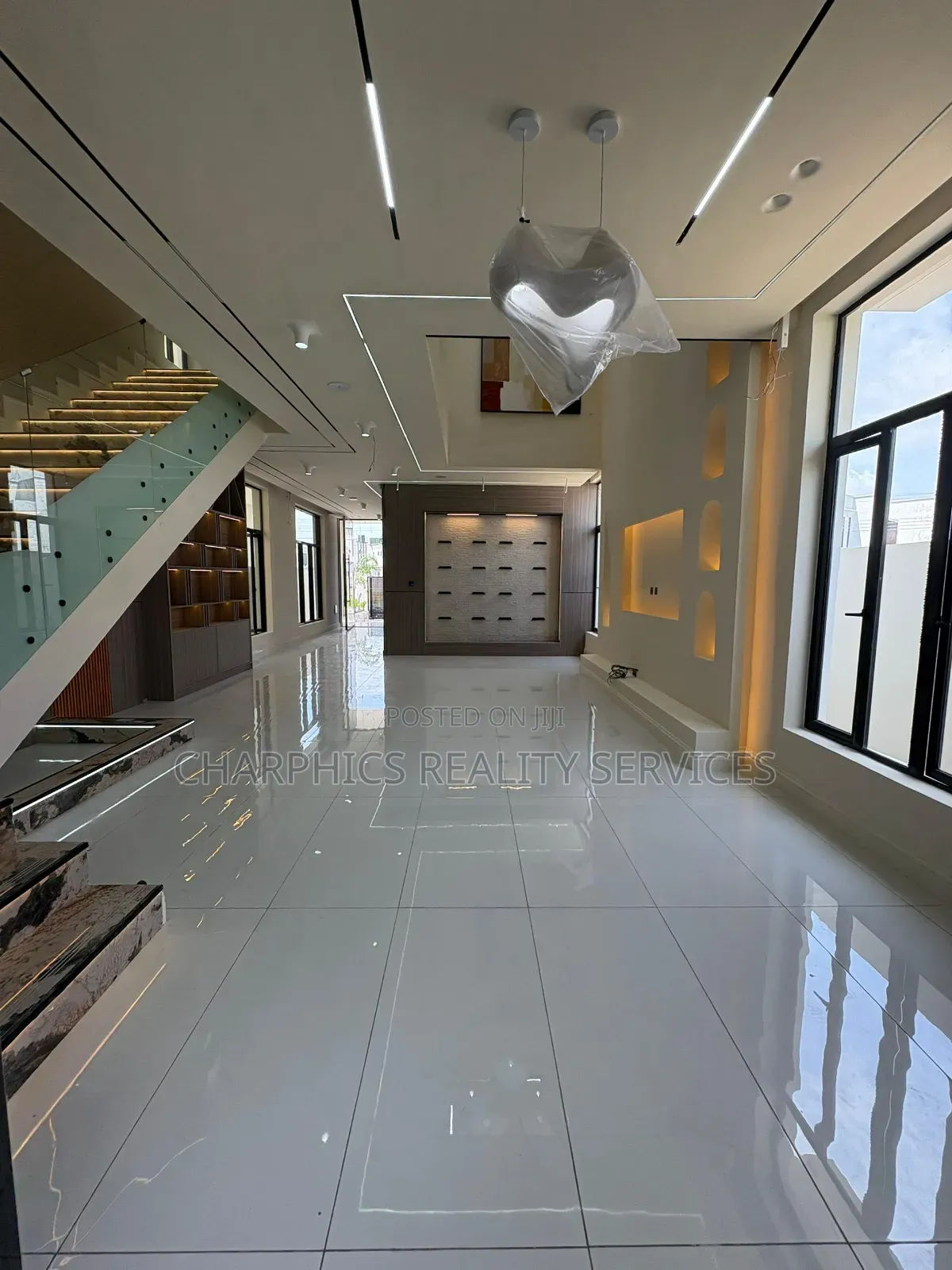 5bdrm Duplex in Lekki Phase 2 for sale in Lekki Phase 2