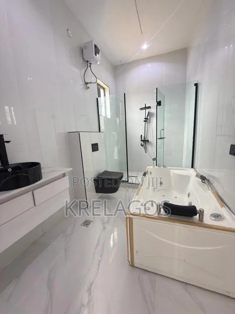 5bdrm Duplex in Ado / Ajah for sale in Ado / Ajah