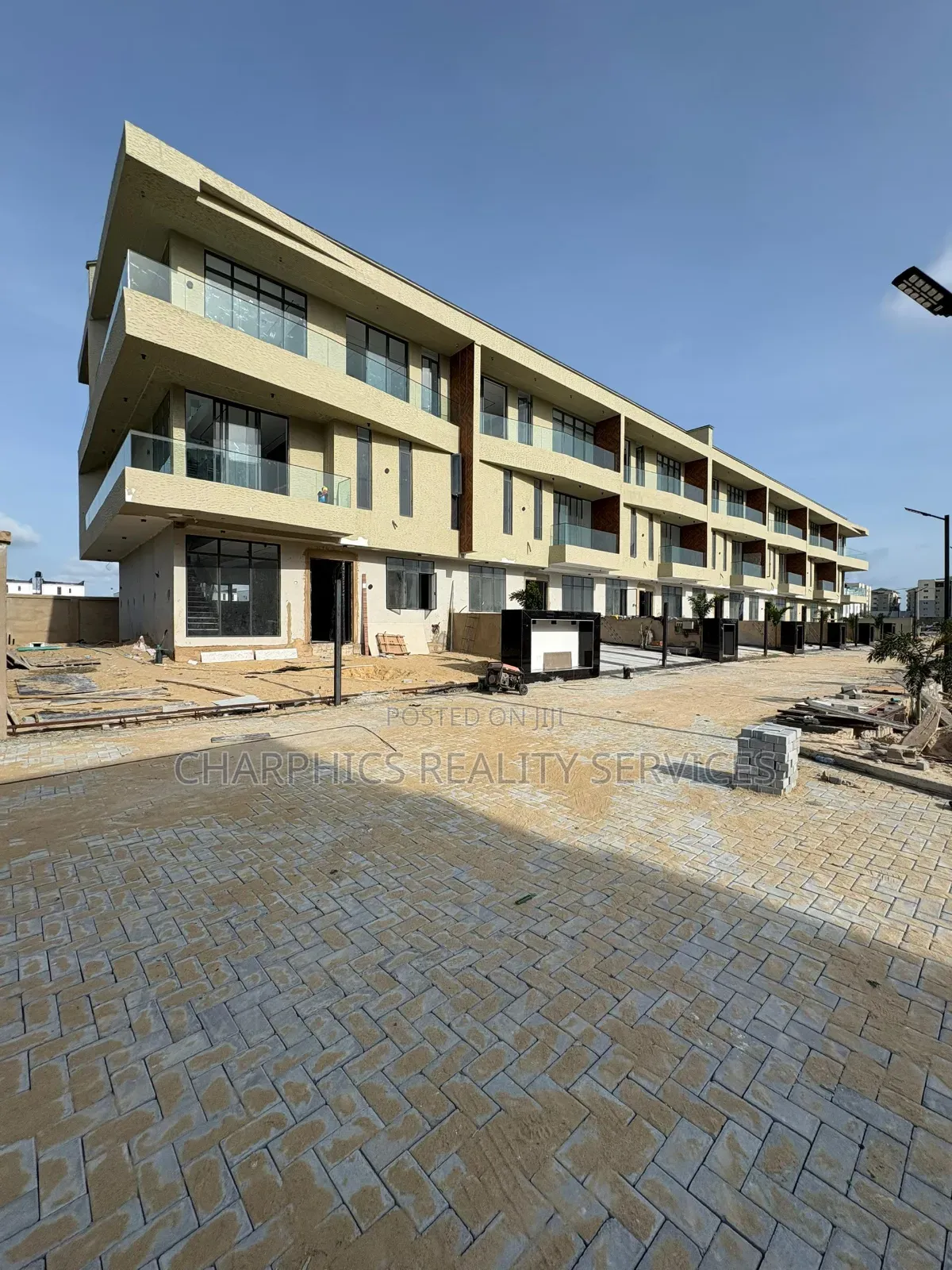 5bdrm Duplex in Lekki Phase 1 for sale in Lekki Phase 1