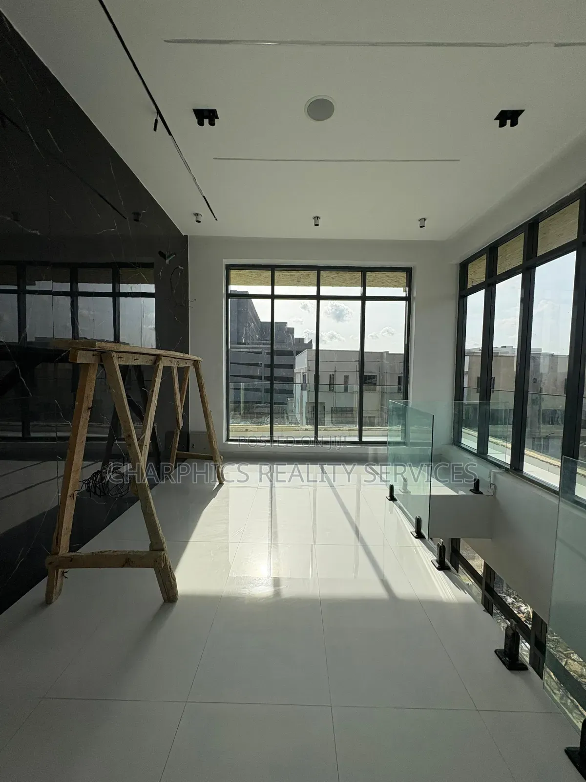 5bdrm Duplex in Lekki Phase 1 for sale in Lekki Phase 1
