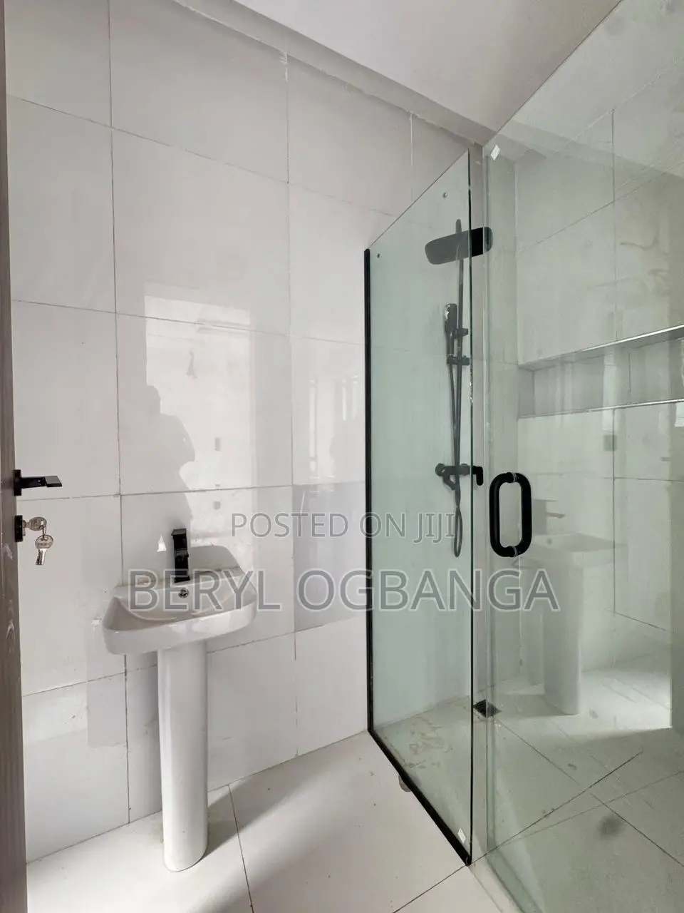 3bdrm Apartment in Ikate for sale in Ikate