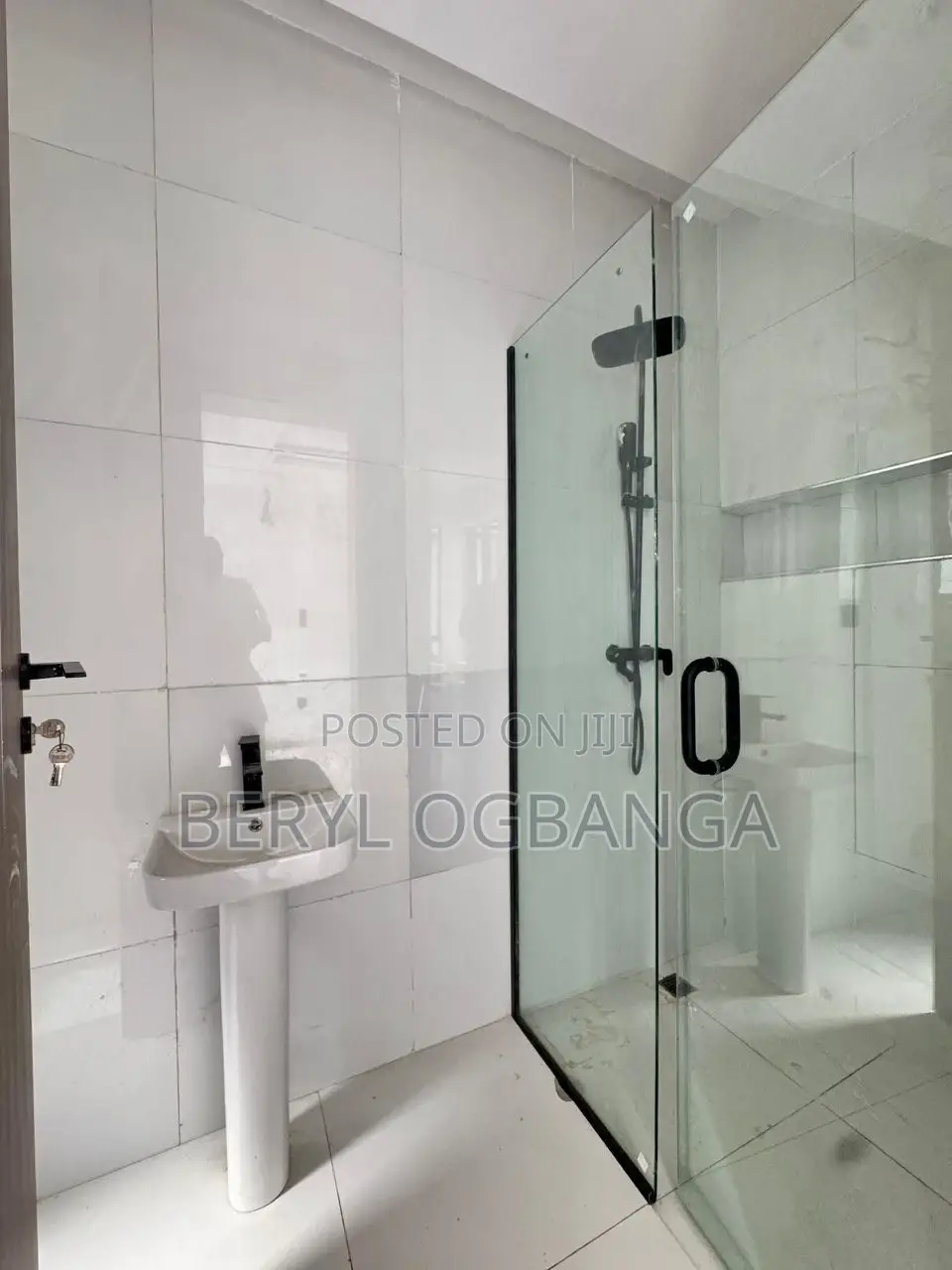 3bdrm Apartment in Ikate for sale in Ikate