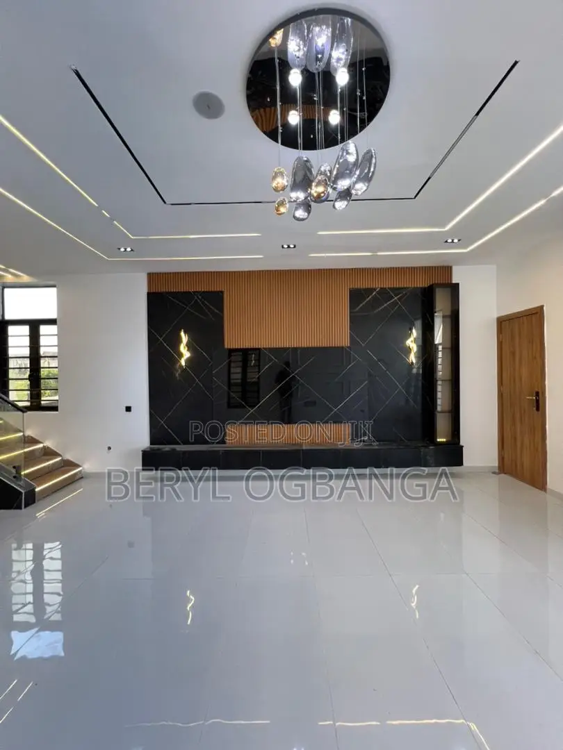 Furnished 2bdrm Apartment in Ahmadu Bello Way for sale in Ahmadu Bello Way