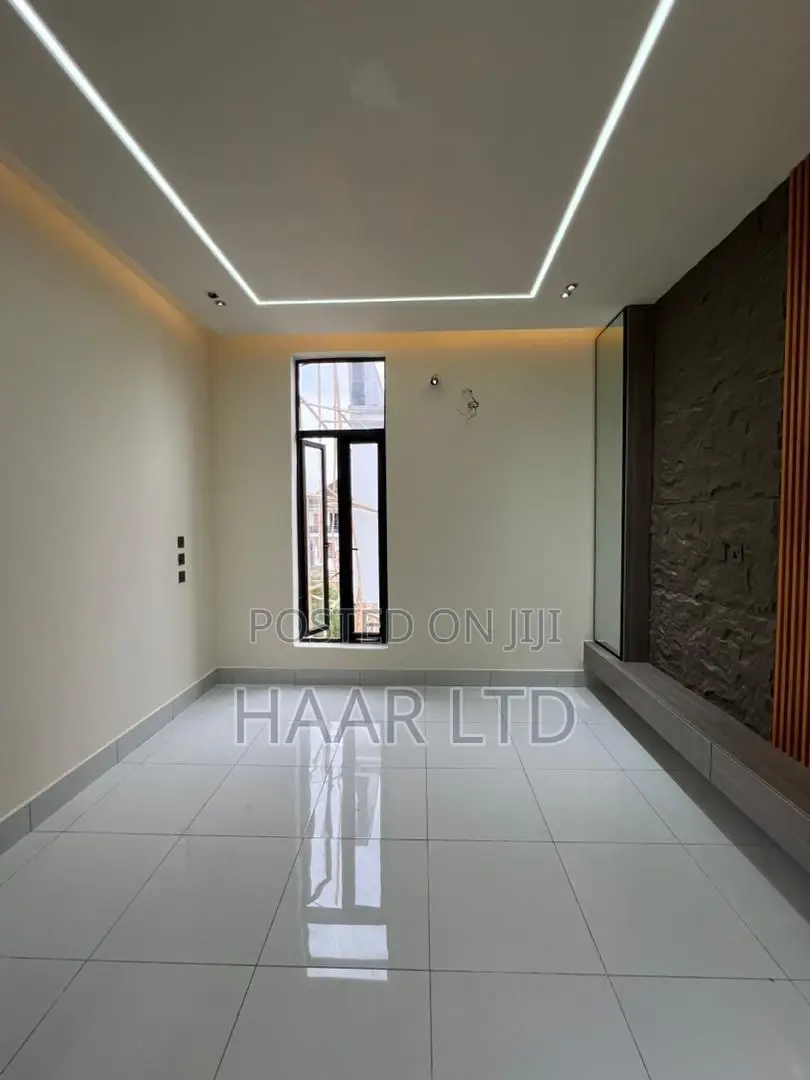 5bdrm Duplex in Lekki Phase 2 for sale in Lekki Phase 2