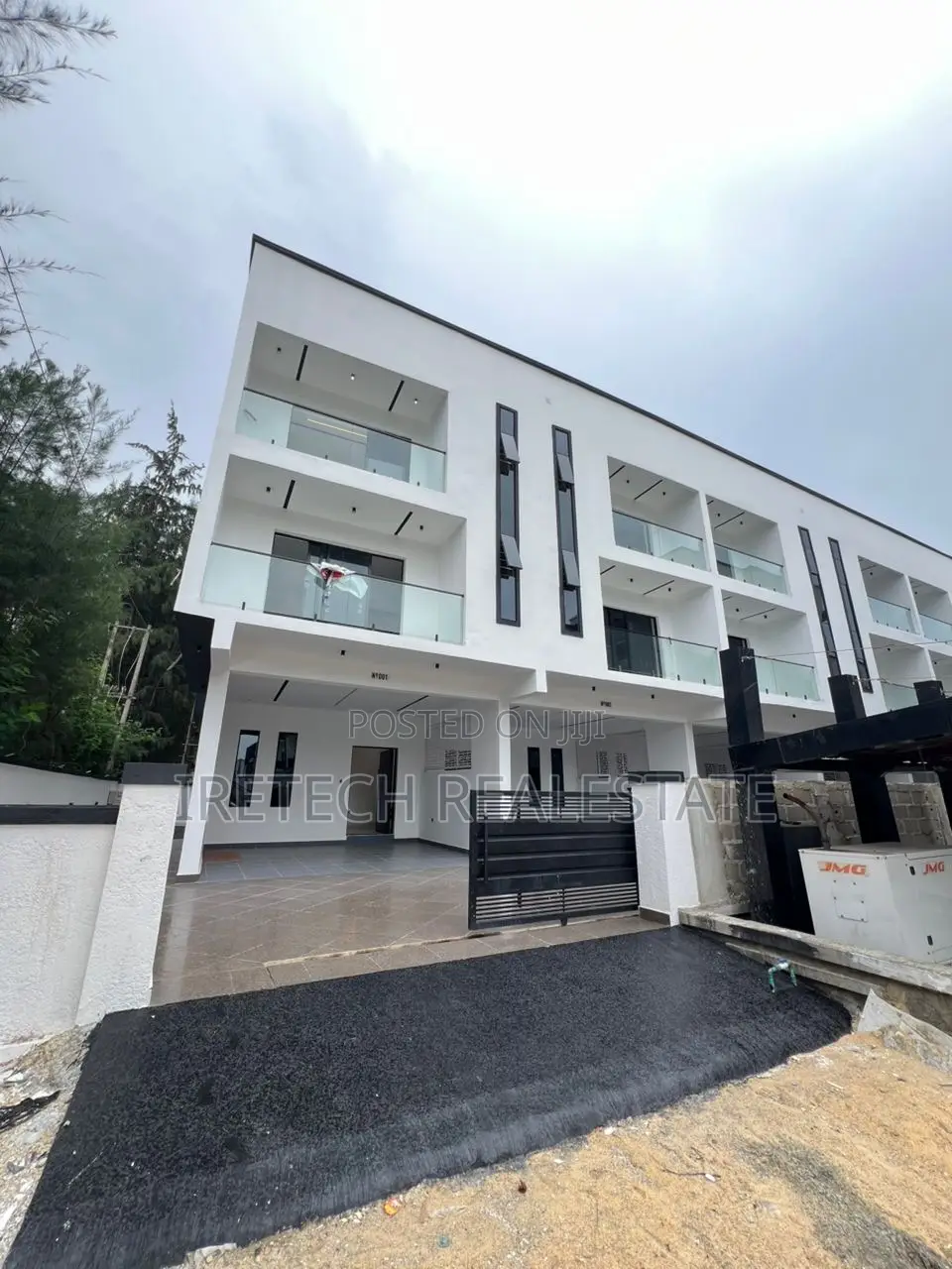 4bdrm Duplex in Ikota Lekki for sale in Lekki Phase 2