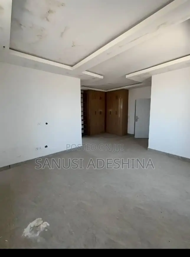 2bdrm Block of Flats in Wuse Zone 4 Fct for sale in Zone 4 / Wuse