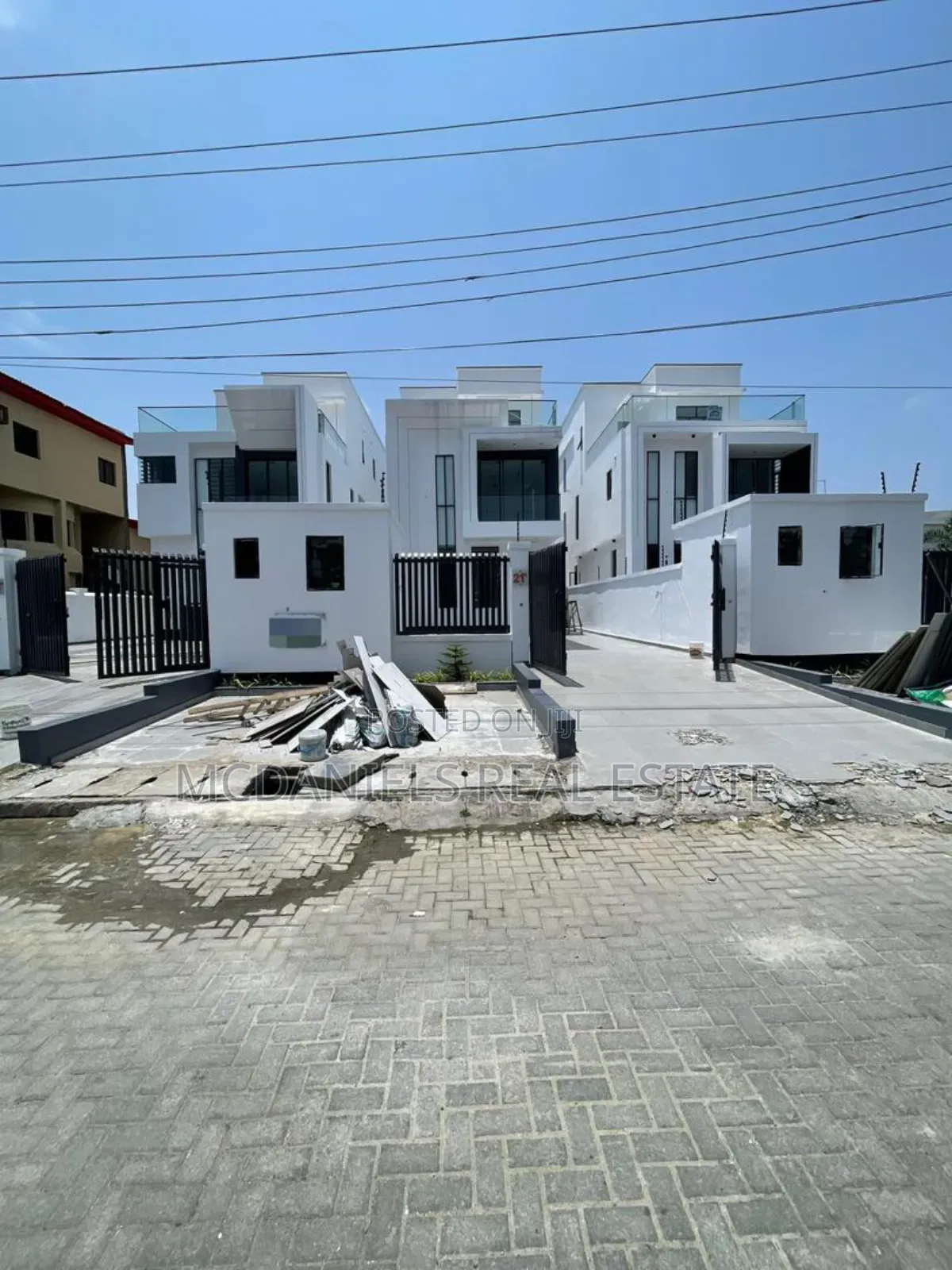 5bdrm Duplex in Lekki Phase 1 for sale in Lekki Phase 1