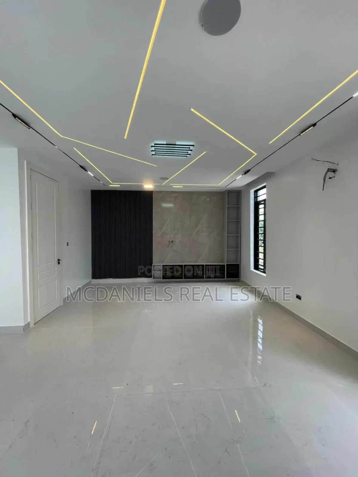 5bdrm Duplex in Lekki Phase 1 for sale in Lekki Phase 1