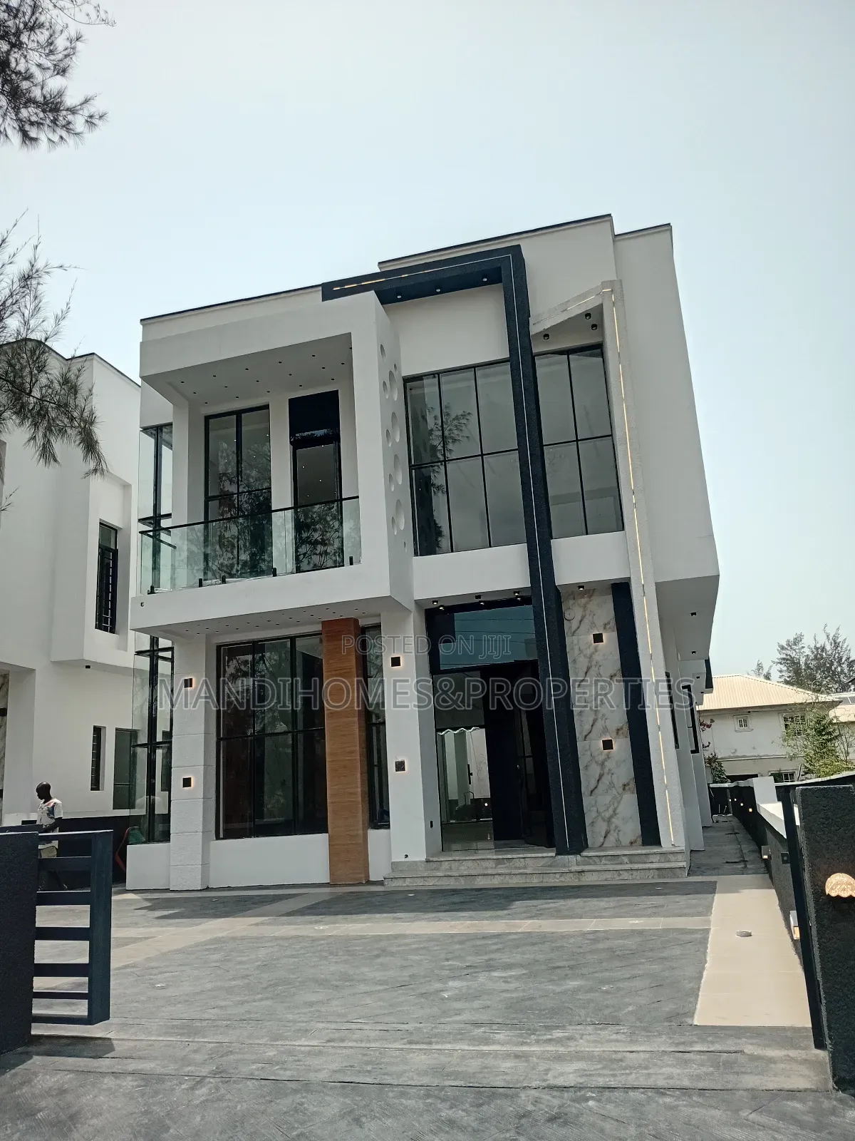 5bdrm Duplex in Ilaje / Lekki for sale in Ilaje / Lekki
