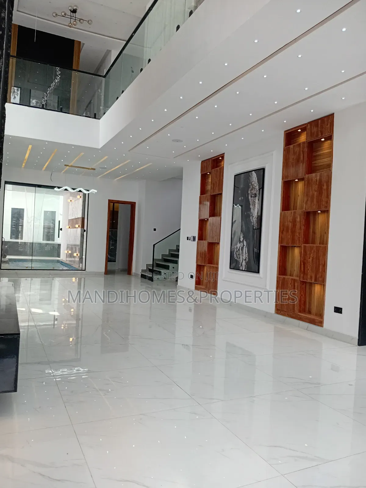 5bdrm Duplex in Ilaje / Lekki for sale in Ilaje / Lekki