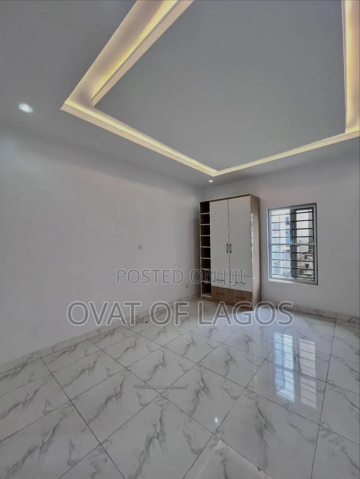 5bdrm Duplex in Chevron for sale in Chevron