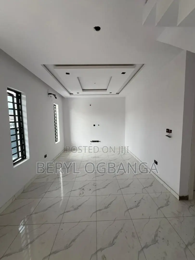3bdrm Duplex in Abraham Adesanya Estate for sale in Abraham Adesanya Estate