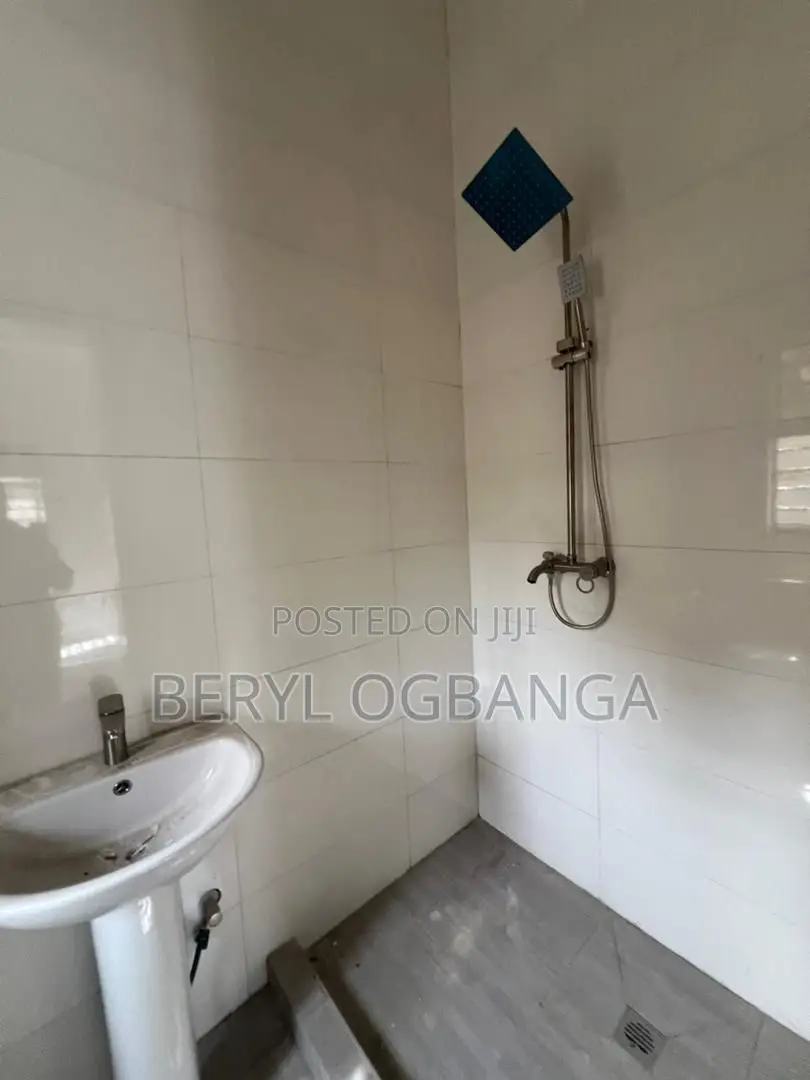 2bdrm Apartment in Abraham Adesanya Estate for sale in Abraham Adesanya Estate