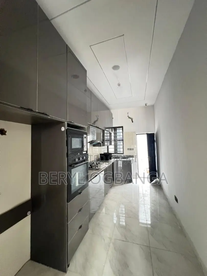 4bdrm Duplex in Abraham Adesanya Estate for sale in Abraham Adesanya Estate