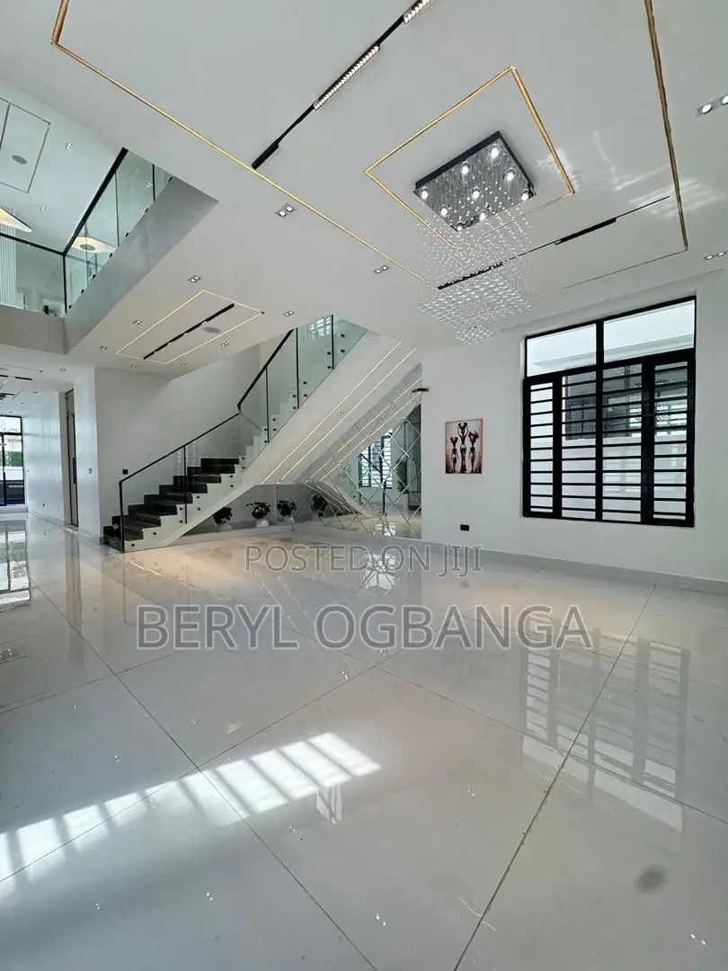 5bdrm Duplex in Lekki Phase 2 for sale in Lekki Phase 2