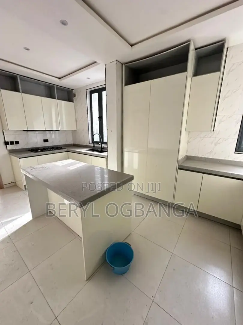 3bdrm Apartment in Lekki Phase 1 for sale in Lekki Phase 1