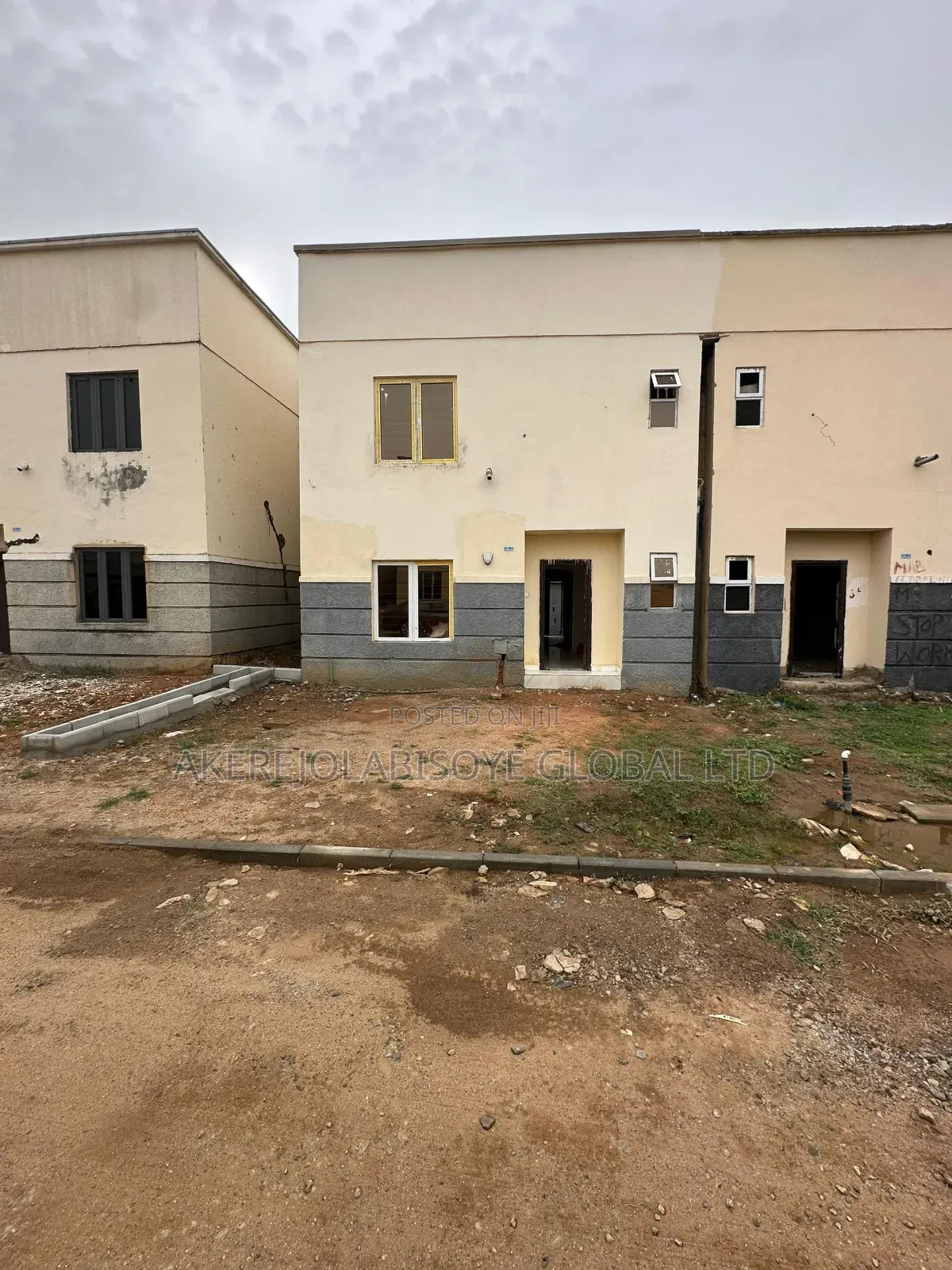 4bdrm Duplex in Lifecamp, Abuja for sale in Life Camp
