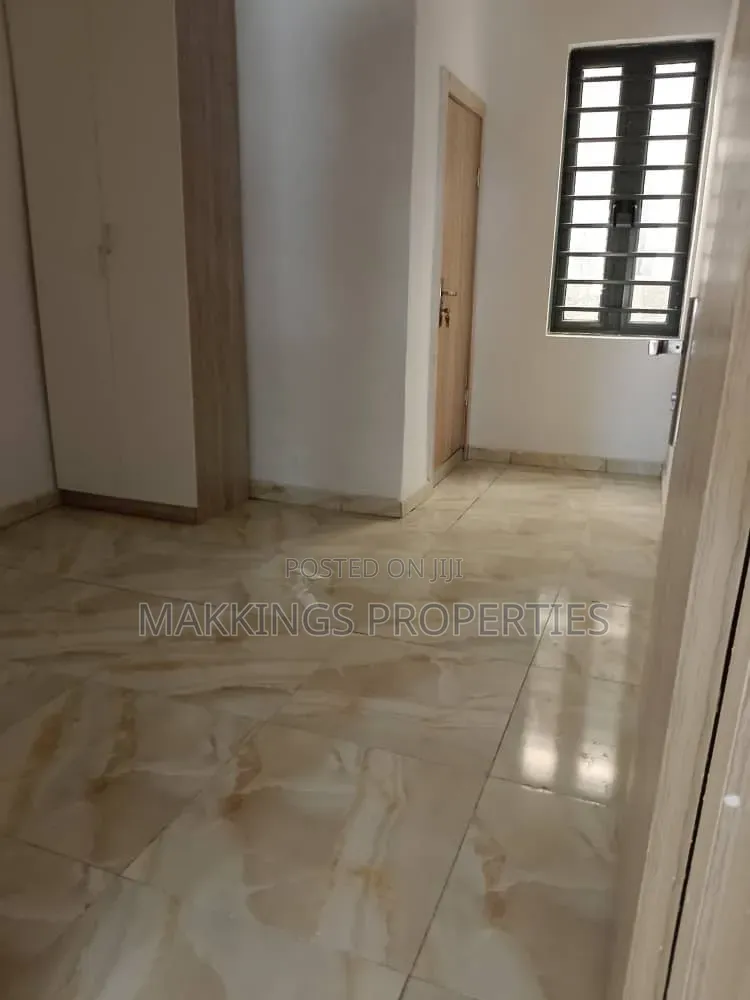 Distress Sale of 4 Bedroom Duplex for Sale in VGC / Ajah