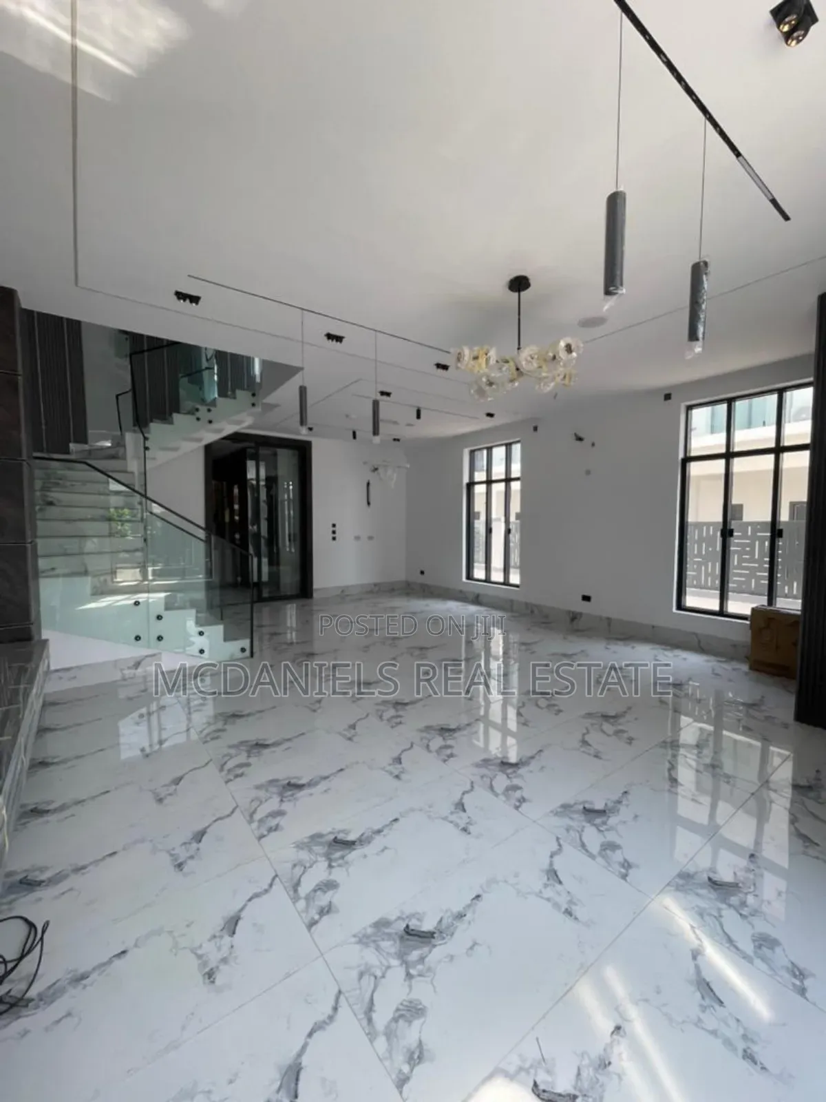 5bdrm Duplex in Ikota for sale in Ikota