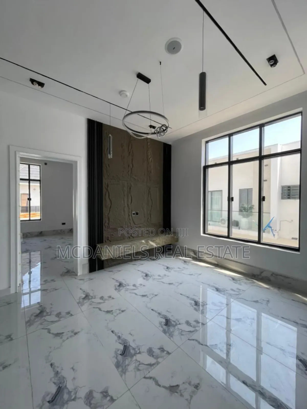 5bdrm Duplex in Ikota for sale in Ikota