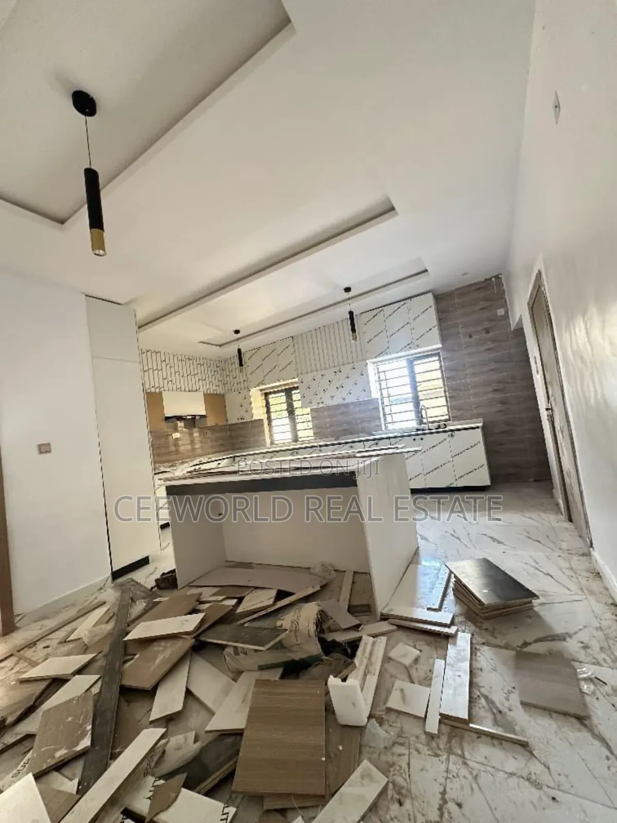 4bdrm Duplex in Chief Lateef Oyelade, Oluyole Estate for sale in Oluyole Estate