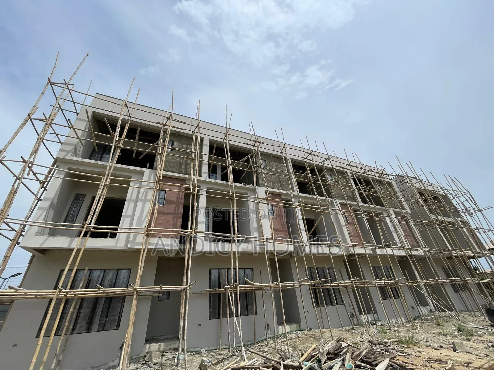 3bdrm Duplex in Heirs Residence, Canaan Estate for sale in Canaan Estate