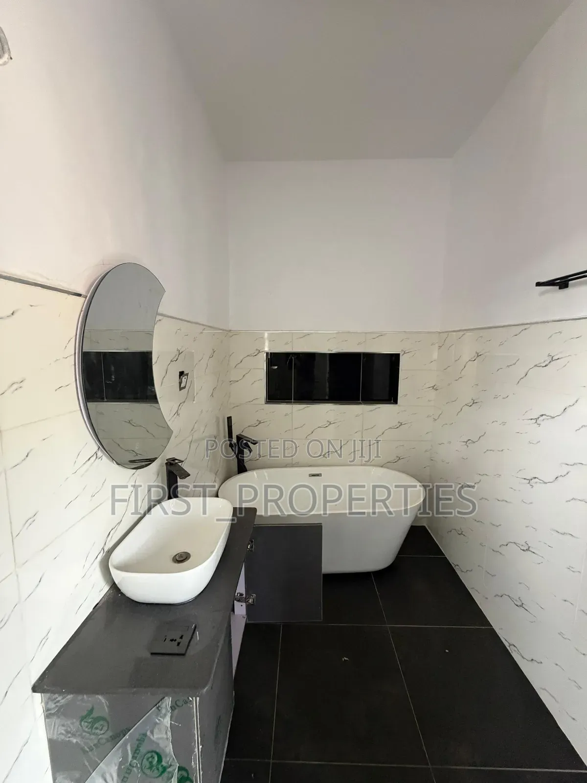 Furnished 4bdrm Duplex in Main Jericho for sale in Jericho